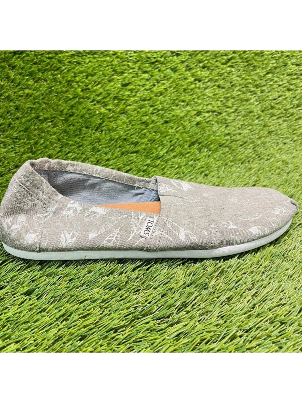 Toms Classic Slip-On Womens Size 9.5 Gray Casual Classic Canvas Flats Shoes